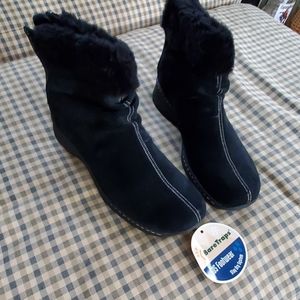 Bear Traps weatherproof suede boots